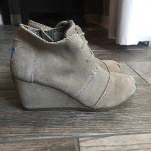 Toms Wedge Booties size 5.5